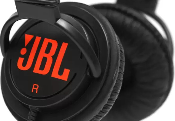 JBL Wired Headphone At Rs 749 Only On Flipkart MRP Rs 2 499